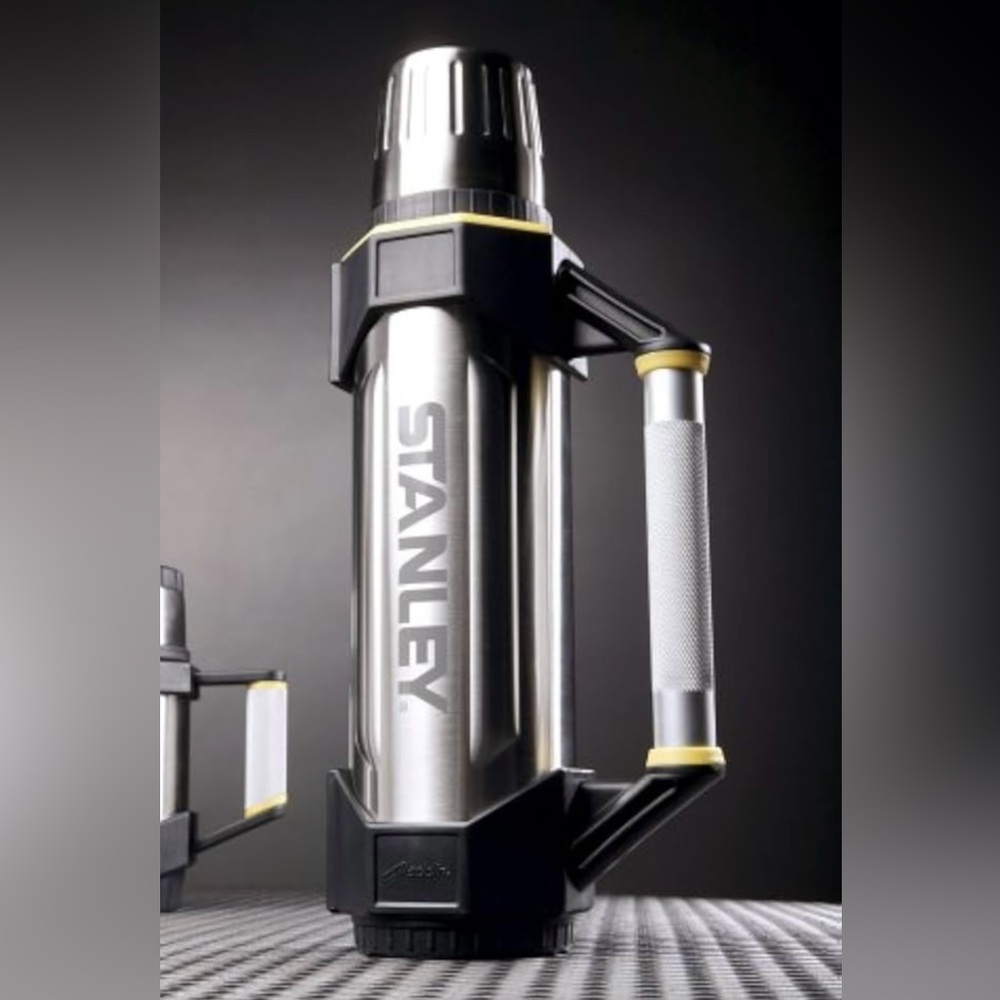 Stanley X Aladdin Overtime Vacuum
Thermos Bottle, 1.1 Quart